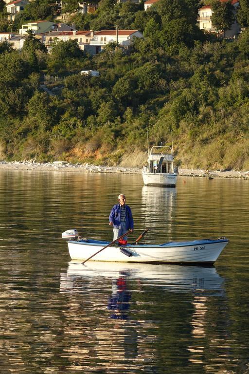 Eola Leisure Rooms Stara Baška Exteriör bild